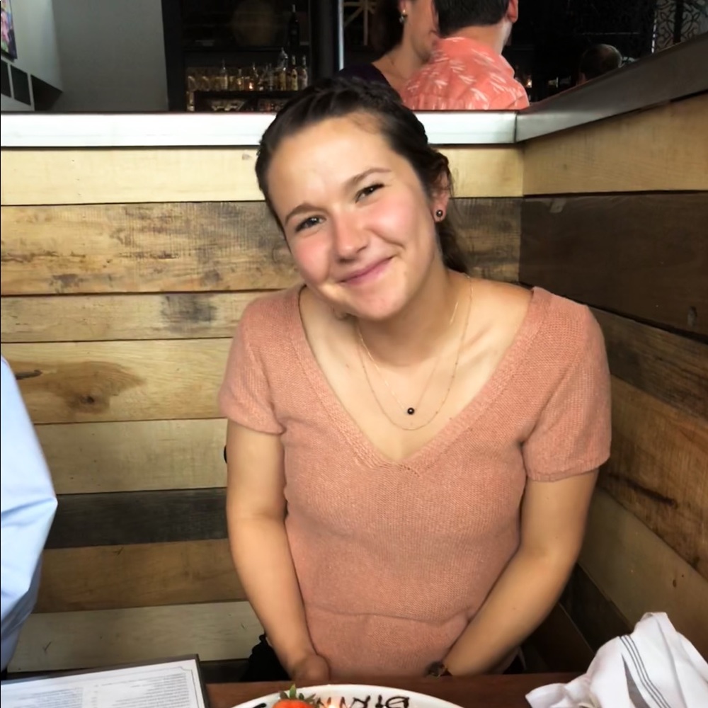 Meet your Posher, Leila